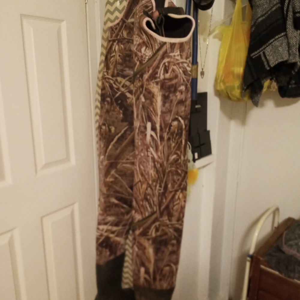 Gator Waders large womens pink camo